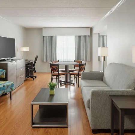 Hotel Trilogy Albany Airport, Tapestry Collection By Hilton Latham Exterior photo